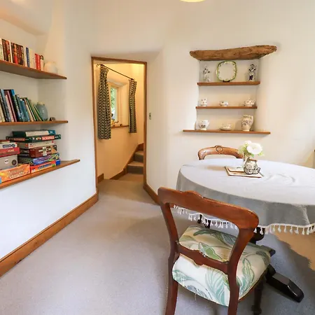 Fellside * Bowness-on-Windermere